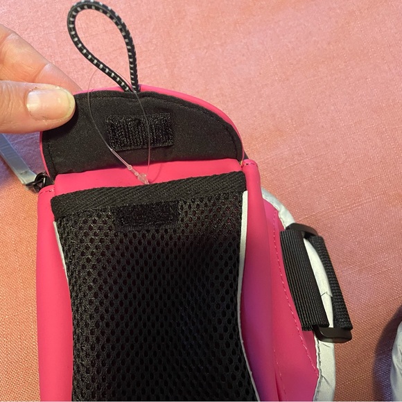 NWOT Free people Back On Track Armband pink or black cell phone FP Movement - Picture 8 of 9